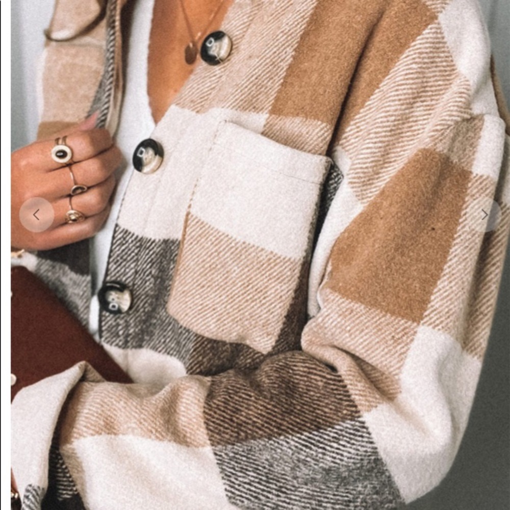 Host pick! 🍂🍁🍂🍁! super soft plaid flannel shirt Shacket - Picture 4 of 8